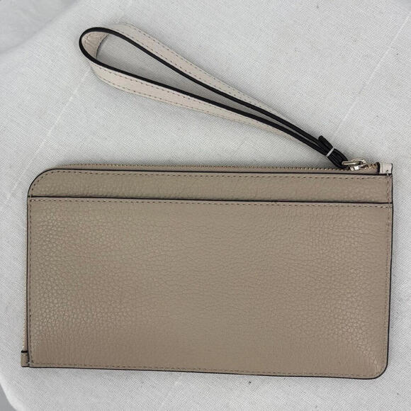 Kate Spade New with Tags Light Sand Lucy Med Zip Wristlet Pebble Leather - Picture 2 of 4